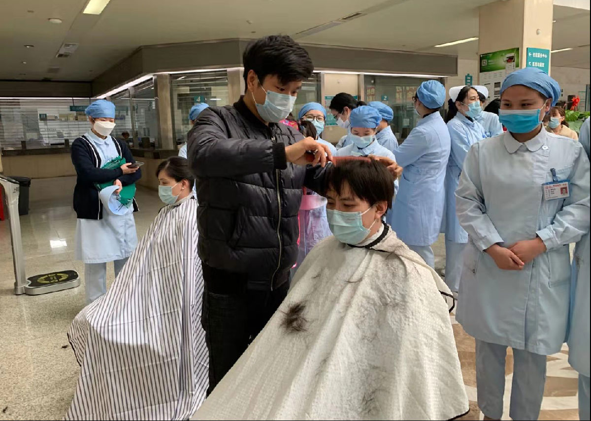 致时代英雄 —— 福建医科大学附属第一医院最美逆行者 致时代英雄 —— 福建医科大学附属第一医院最美逆行者