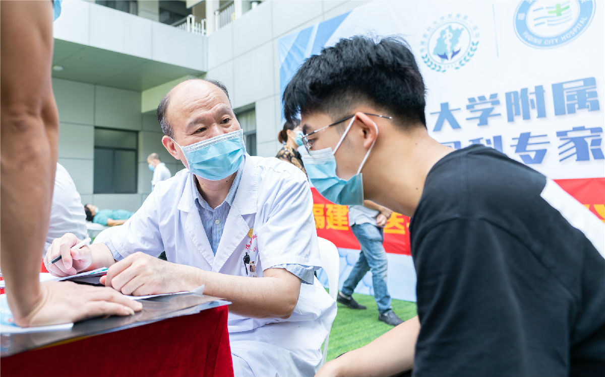 探索合作新模式 共建紧密医联体——我院与福清市医院联合开展骨科义诊与学术交流活动 探索合作新模式 共建紧密医联体——我院与福清市医院联合开展骨科义诊与学术交流活动