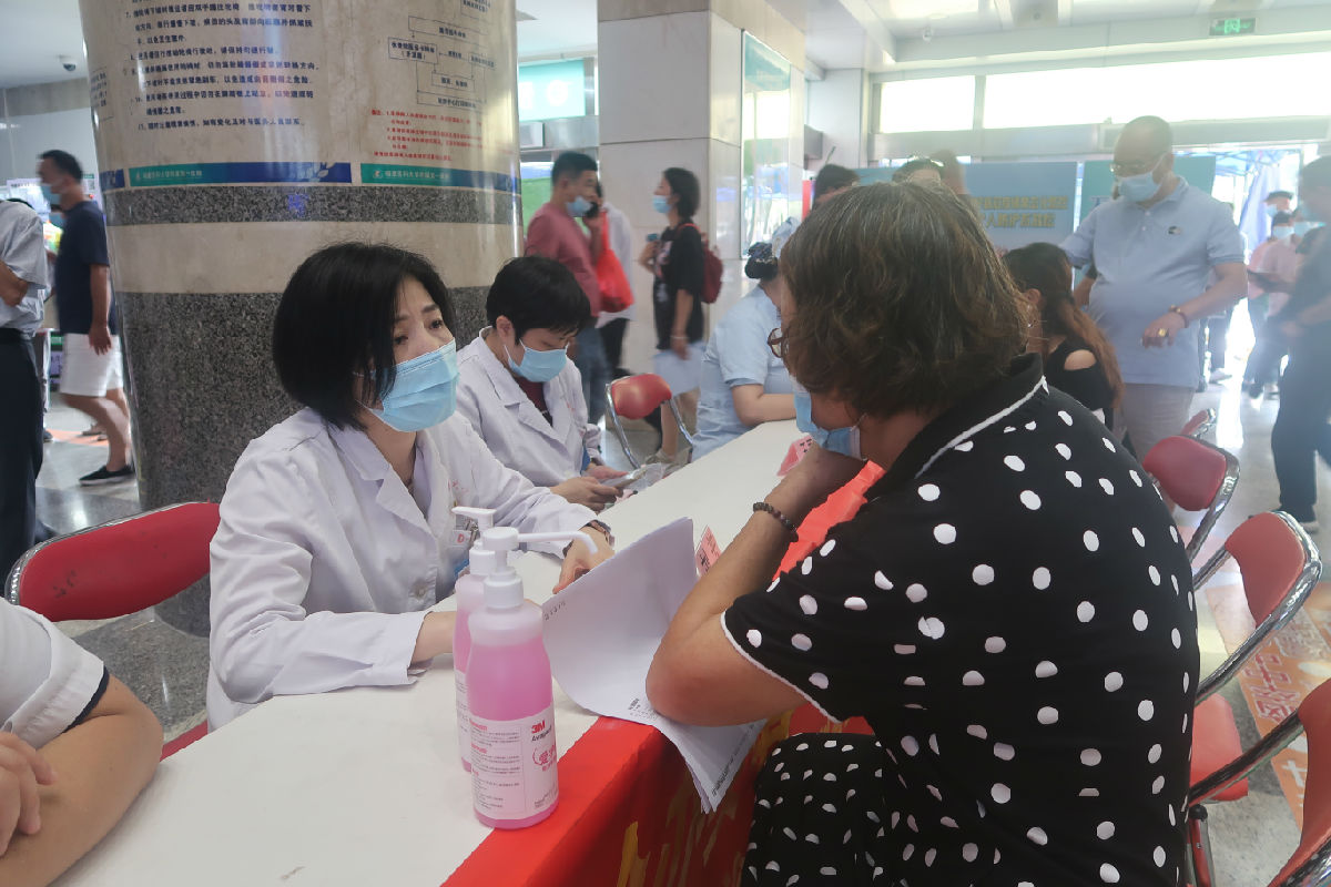 我为群众办实事,义诊科普送健康——我院呼吸康复党支部开诊义诊科普活动 我为群众办实事,义诊科普送健康——我院呼吸康复党支部开诊义诊科普活动