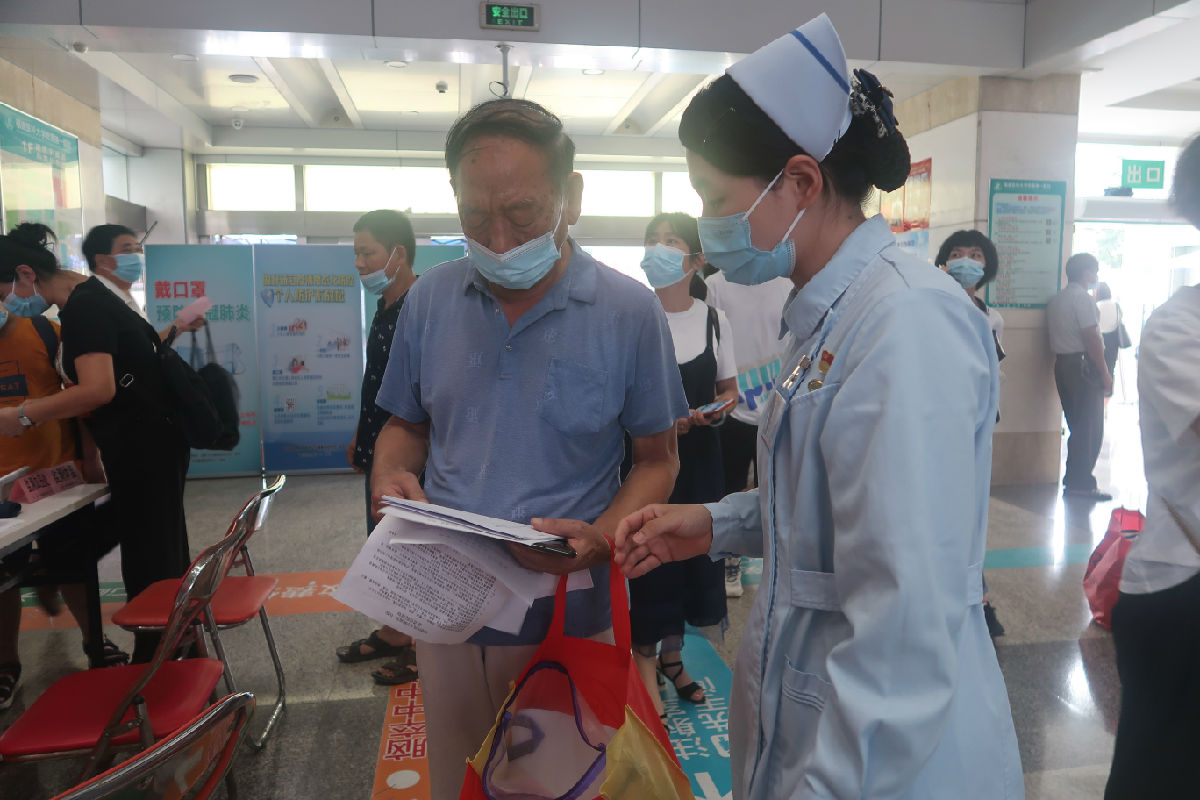 我为群众办实事,义诊科普送健康——我院呼吸康复党支部开诊义诊科普活动 我为群众办实事,义诊科普送健康——我院呼吸康复党支部开诊义诊科普活动