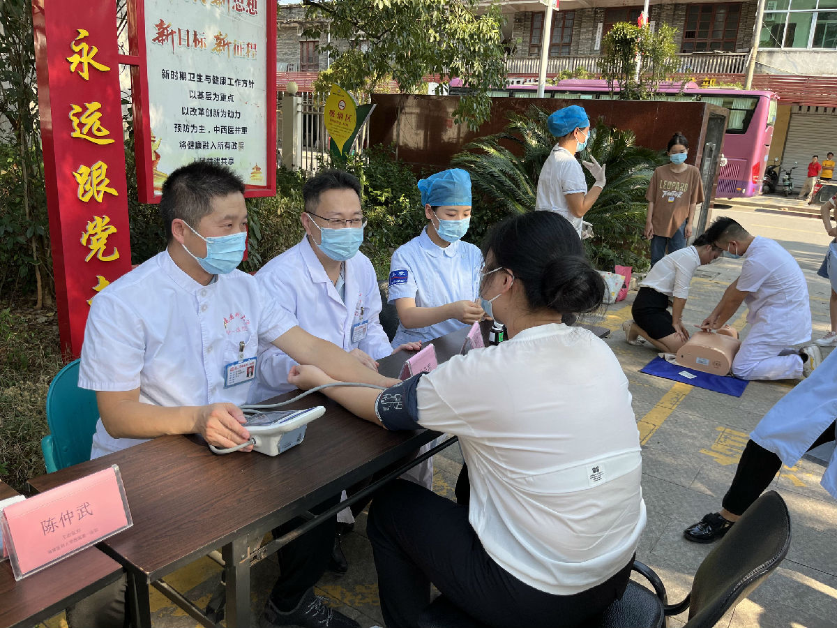 喜迎二十大 感恩再出发——我院多支部联合开展“重走附一路”暨党员志愿服务八闽行活动 喜迎二十大 感恩再出发——我院多支部联合开展“重走附一路”暨党员志愿服务八闽行活动