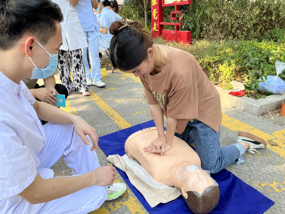 喜迎二十大 感恩再出发——我院多支部联合开展“重走附一路”暨党员志愿服务八闽行活动 喜迎二十大 感恩再出发——我院多支部联合开展“重走附一路”暨党员志愿服务八闽行活动