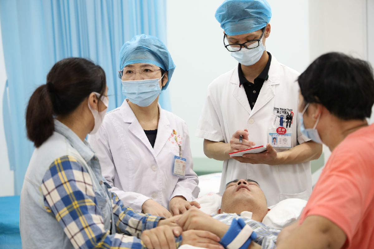 『附一党建』不忘来时路 坚守附一心——康复高压氧党支部开展“重走附一路”暨党员志愿服务八闽行活动 『附一党建』不忘来时路 坚守附一心——康复高压氧党支部开展“重走附一路”暨党员志愿服务八闽行活动