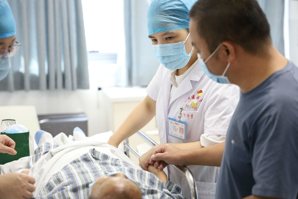 『附一党建』不忘来时路 坚守附一心——康复高压氧党支部开展“重走附一路”暨党员志愿服务八闽行活动 『附一党建』不忘来时路 坚守附一心——康复高压氧党支部开展“重走附一路”暨党员志愿服务八闽行活动